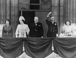 The Royal Family, and Winston Churchill, on the balcony of the Palace on VE Day.